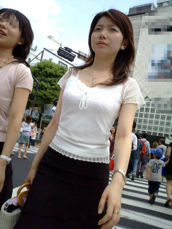 ただ服を着ただけの街撮り素人娘がめっちゃオナニーのおかずになってしまうエロ画像 1213