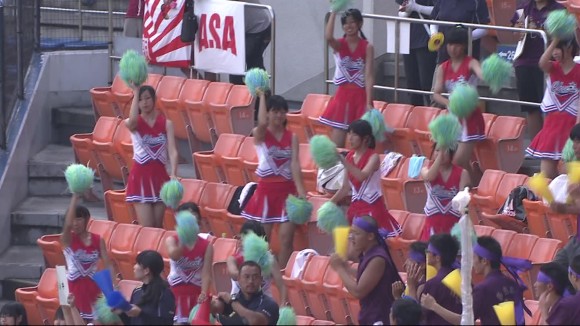 高校野球の応援席ではしゃぐ女子校生チアリーダーのエロ画像 16100