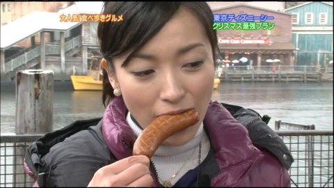 食べ物と女性のコラボはフェラを連想させると思う芸能人のキャプエロ画像 21131