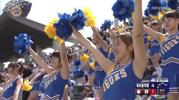 高校野球の応援席ではしゃぐ女子校生チアリーダーのエロ画像 3299