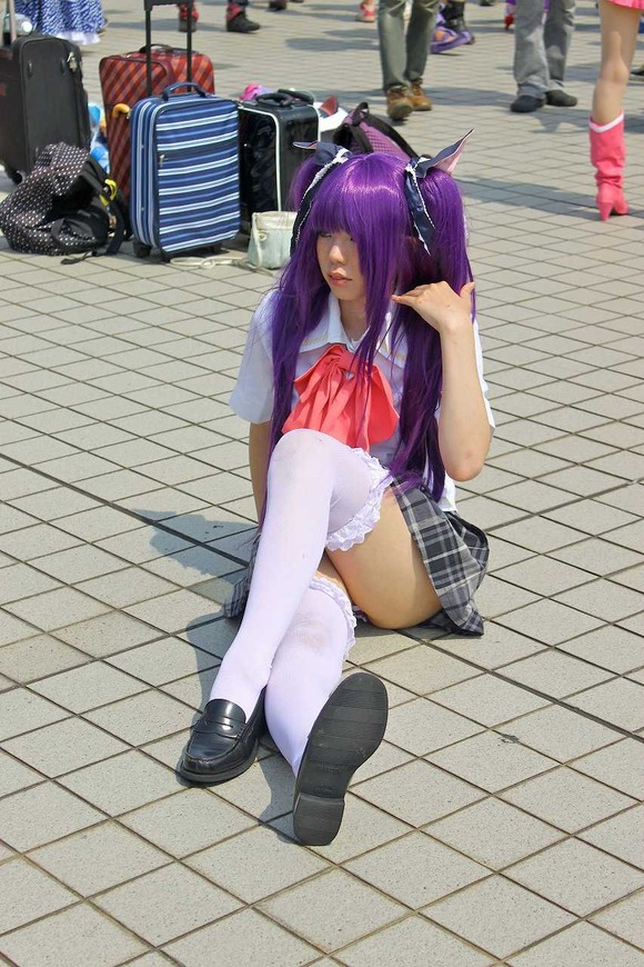 コスプレに便乗して露出度アップさせてる変態素人娘のエロ画像 1533