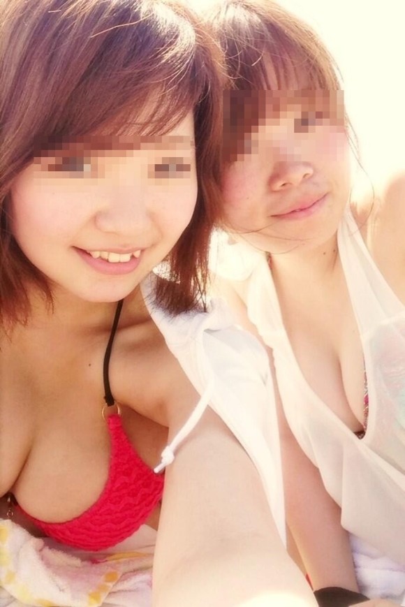 SNSに投稿してネット流出したおっぱいの谷間が眩しい素人ビキニギャルのエロ画像 2234