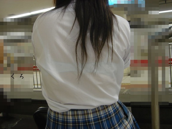 女子校生のワイシャツから透けるブラジャーの素人エロ画像 335