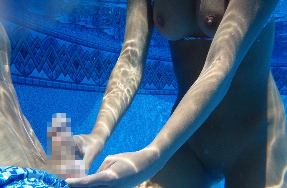 水中で激しいセックスをするガチで命がけのヤバいエロ画像 1472