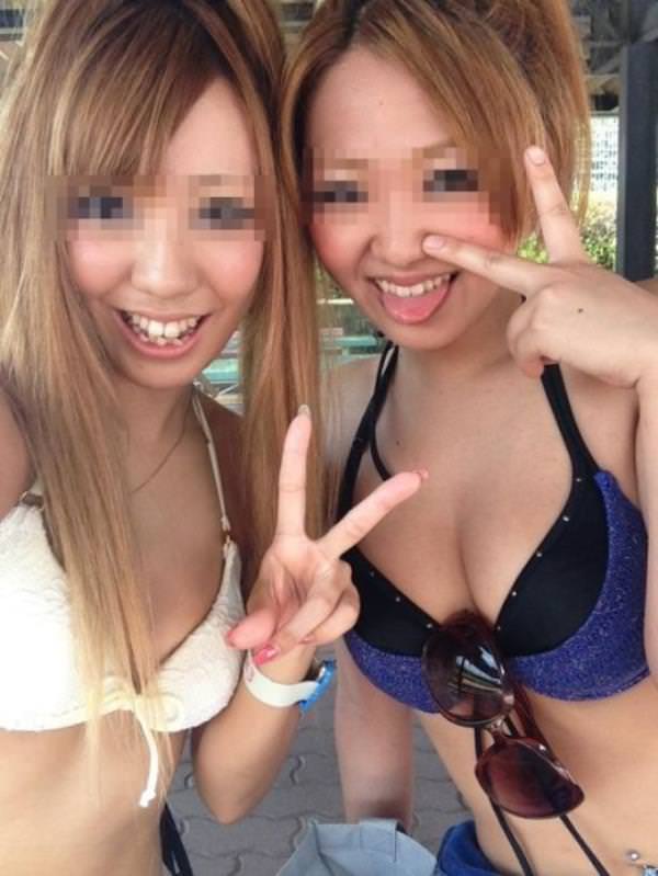 夏のビーチで輝くビキニギャルがツイッターやフェイスブックにうｐされてたエロ画像 839