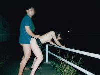 テンション上がりっぱなしの夜に野外セクロスしてる素人カップルの青姦エロ画像