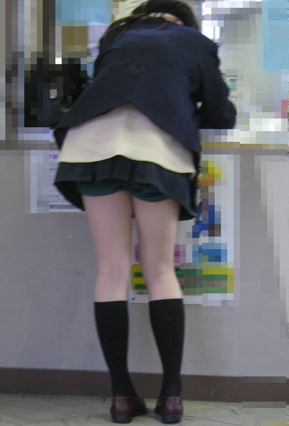 女子校生がパンチラでハーパン履いてたエロ画像 2819