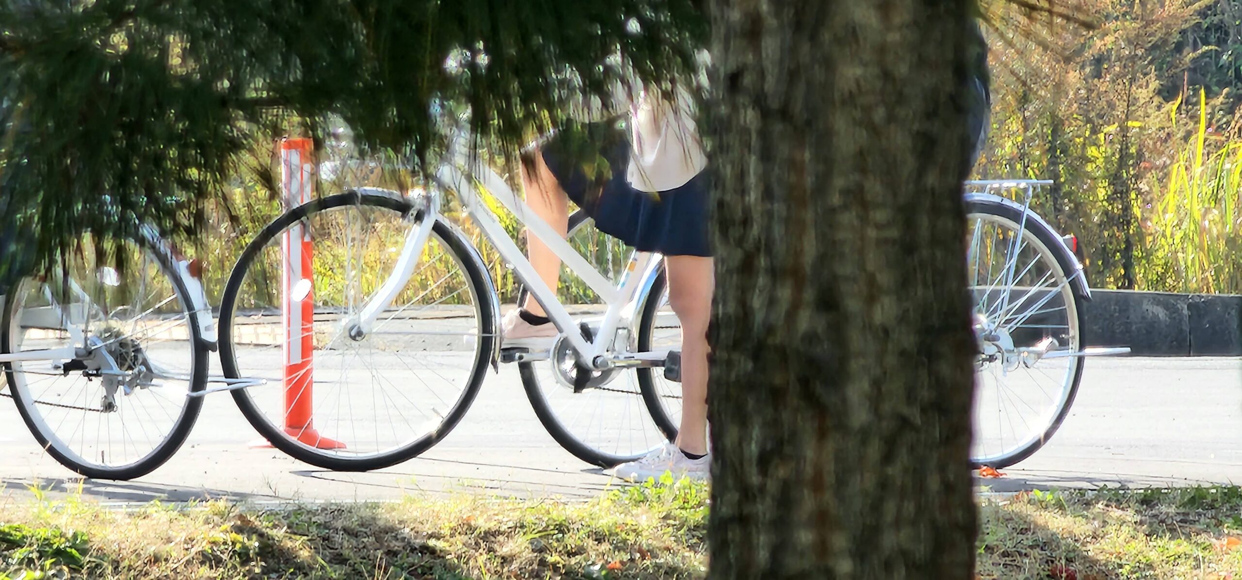 自転車に乗る鍛えられたJKのエロい足画像ｗｗｗｗｗｗｗｗｗｗｗ | 素人エロ画像やったる夫