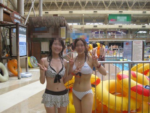 夏の陽気に開放的になった素人娘のビキニおっぱいエロ画像 36f653b0