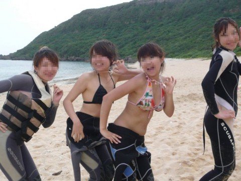 夏の陽気に開放的になった素人娘のビキニおっぱいエロ画像 4682725b