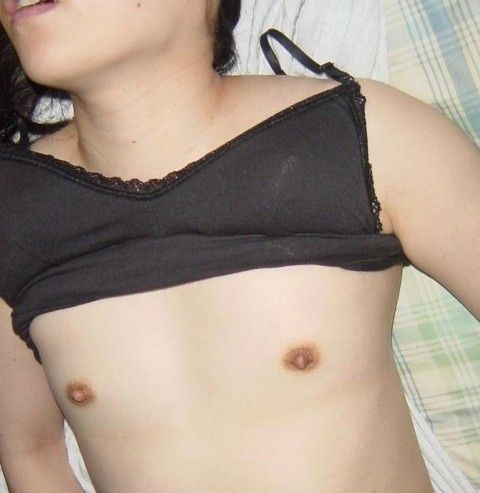 つるぺた貧乳おっぱいしてる素人エロ画像 aa5e1947
