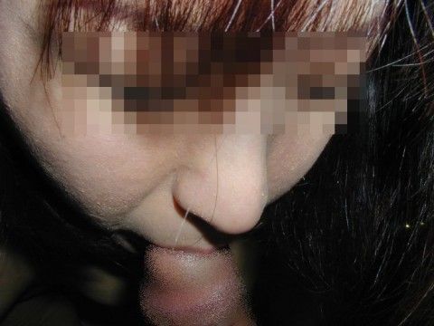 彼女がフェラチオしてる姿を激写した素人エロ画像 bd751a1e