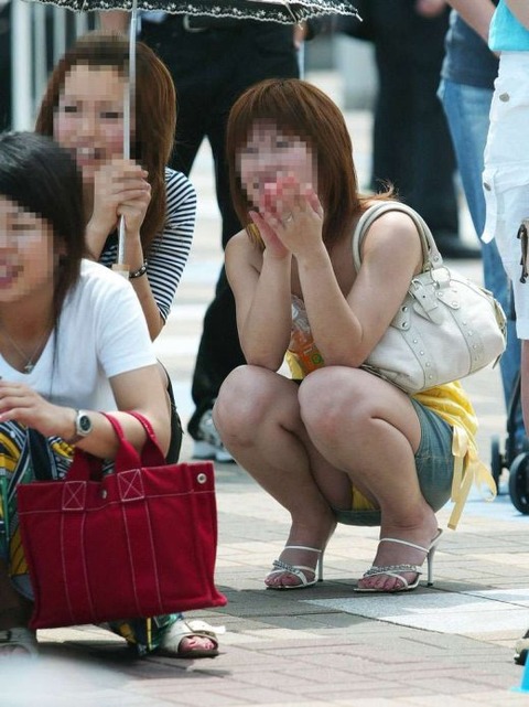 盗撮でもやらせでも卑猥だから必ず見てしまうパンチラ画像 cc864b0e s