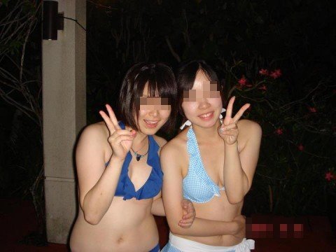 ビーチで出会ったビキニギャルが巨乳おっぱいだった素人エロ画像 dd0f879e